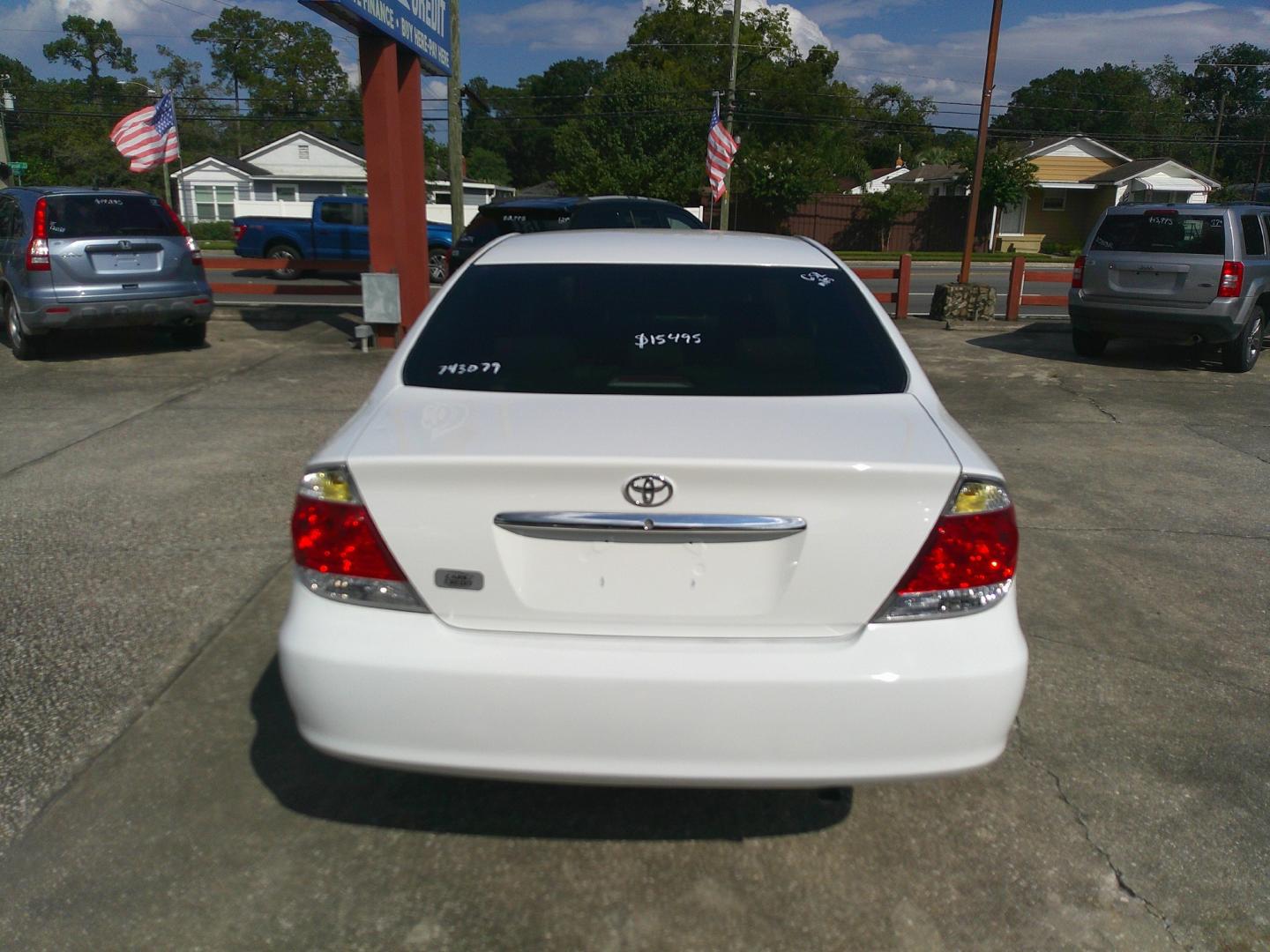 2006 WHITE TOYOTA CAMRY SE; LE; XLE (4T1BE32K56U) , located at 10405 Abercorn Street, Savannah, GA, 31419, (912) 921-8965, 31.988262, -81.131760 - Photo#5